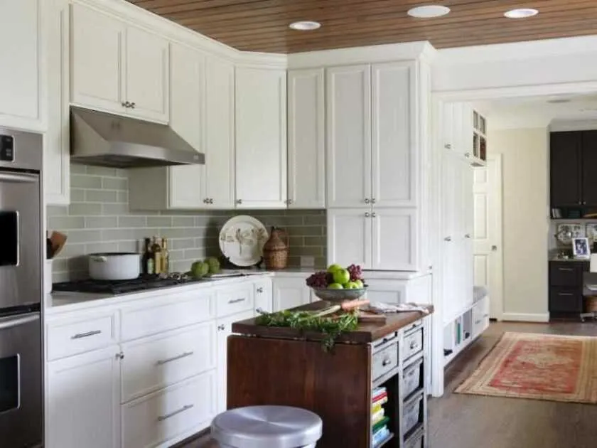 Потолок на кухне - варианты красивой отделки. Инструкция, какой потолок лучше сделать в кухне