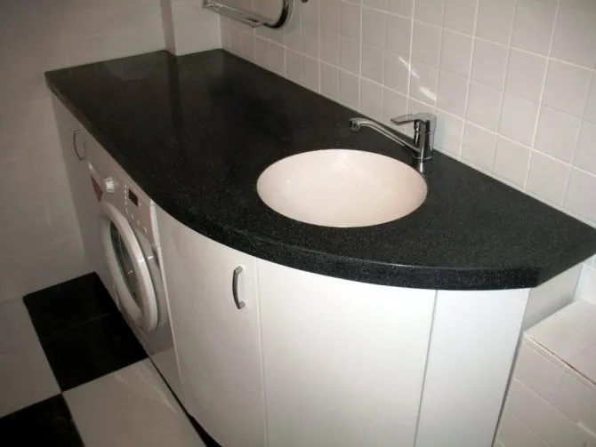 Важно отметить, что столешница в ванную комнату может быть исполнена в различных вариантах