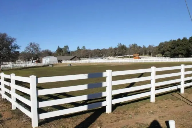 Забор в стиле ранчо